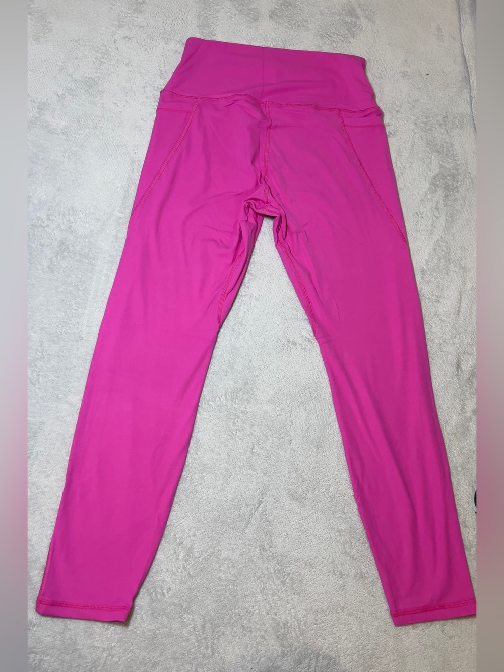 NWT!! High-Waist Pocket Leggings in Fuchsia
$30 Retail - Picture 6 of 10